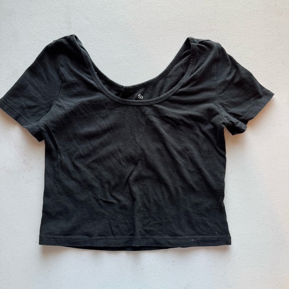 SO Tops - SO Classic Black Crop Top | M